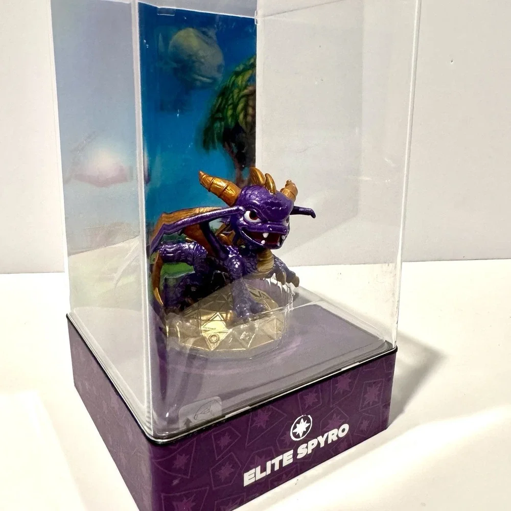 Skylanders Eon's‎ Elite Spyro w/ Display Case